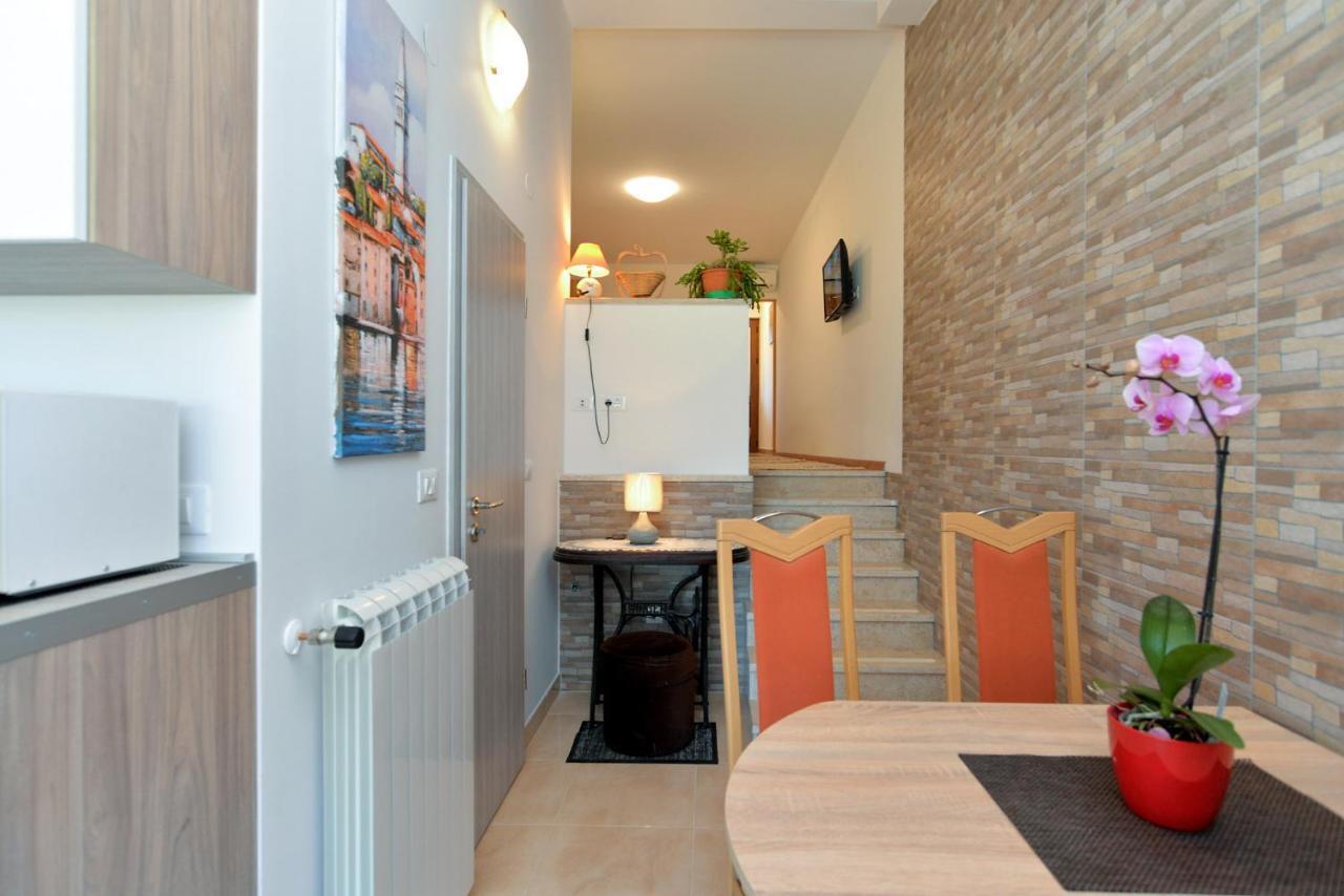 Apartments Voltica 1049 Ровинь Экстерьер фото