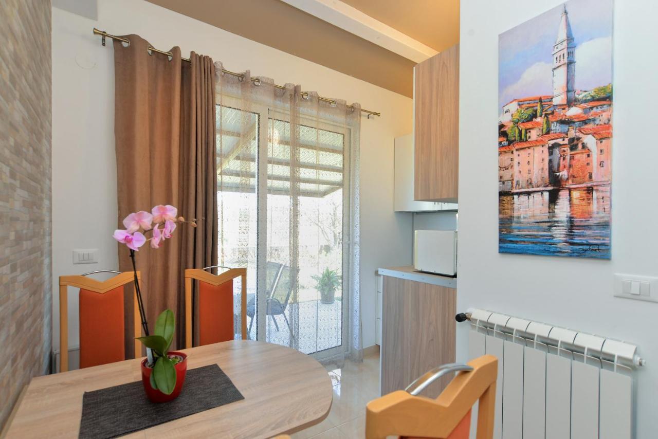 Apartments Voltica 1049 Ровинь Экстерьер фото